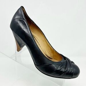 Miz Mooz Women's Felicity Black Leather Kitten Heel Slip On Pumps Size 7.5